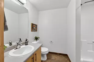 10709 Valley View Rd, Bothell, WA 98011 - Photo 19