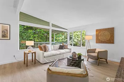 10017 12th Avenue NE, Seattle, WA 98125 - Photo 5