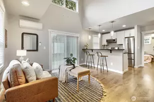 12757 Dayton Ave N, Seattle, WA 98133 - Photo 3