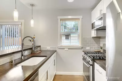 12757 Dayton Avenue N #B, Seattle, WA 98133 - Photo 7