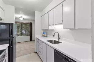 16200 NE 12th Ct, Bellevue, WA 98008 - Photo 7