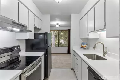 16200 NE 12th Court #D59, Bellevue, WA 98008 - Photo 5