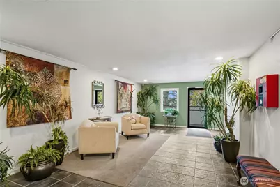 1740 NE 86th Street #311, Seattle, WA 98115 - Photo 3
