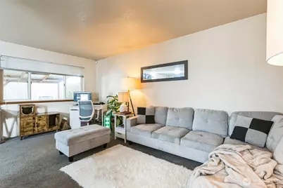 126 W Casino Road #13, Everett, WA 98204 - Photo 5