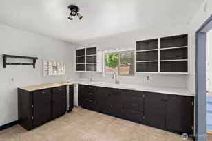 905 Peters St, Raymond, WA 98577 - Photo 11
