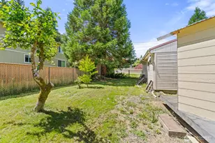 905 Peters St, Raymond, WA 98577 - Photo 29