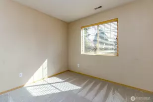 1239 Evans Ct, DuPont, WA 98327 - Photo 9