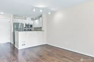 323 Queen Anne Ave N, Seattle, WA 98109 - Photo 11