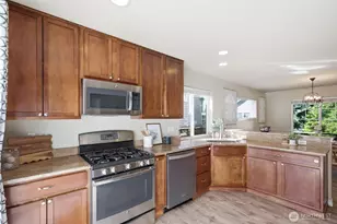 36706 SE Gravenstein Ct, Snoqualmie, WA 98065 - Photo 9