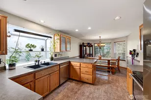 21528 102nd St E, Bonney Lake, WA 98391 - Photo 5