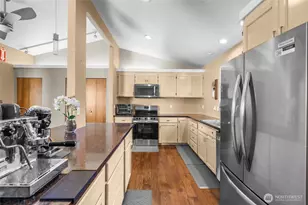 15704 121st Ave SE, Renton, WA 98058 - Photo 7