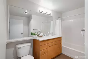 1410 E Pine St, Seattle, WA 98122 - Photo 11