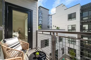 1410 E Pine St, Seattle, WA 98122 - Photo 17