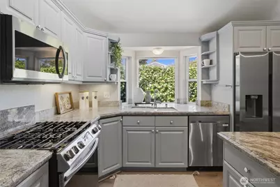 2209 W Lake Sammamish Parkway NE, Redmond, WA 98052 - Photo 9