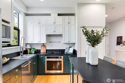 615 E Pike Street #306, Seattle, WA 98122 - Photo 5