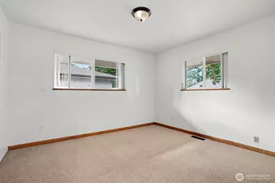 769 121st St S, Tacoma, WA 98444 - Photo 17