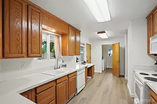 769 121st St S, Tacoma, WA 98444 - Photo 9