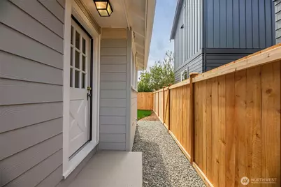2018 Oakes Avenue, Everett, WA 98201 - Photo 23