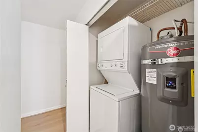 769 Hayes Street #405, Seattle, WA 98109 - Photo 15