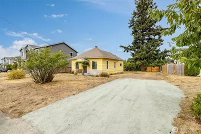 1442 E Whidbey Avenue, Oak Harbor, WA 98277 - Photo 3