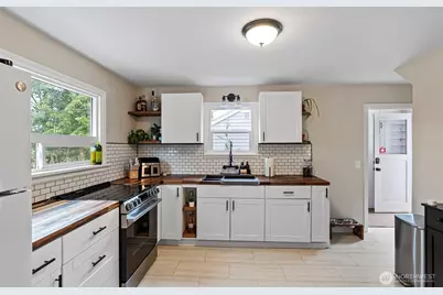 224 Bremerton Boulevard W, Bremerton, WA 98312 - Photo 5