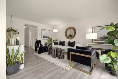 8701 35th Avenue NE #10, Seattle, WA 98115 - Photo 3
