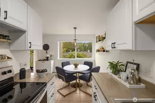 8701 35th Ave NE, Seattle, WA 98115 - Photo 9