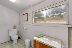211 Young Rd, Underwood, WA 98605 - Photo 7