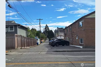 5647 38th Avenue SW, Seattle, WA 98126 - Photo 5