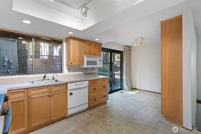 12929 NE 25th Place, Bellevue, WA 98005 - Photo 23