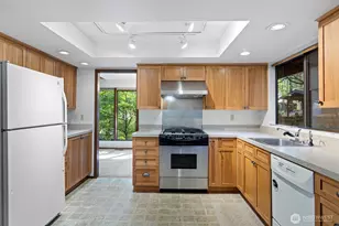 12929 NE 25th Pl, Bellevue, WA 98005 - Photo 21