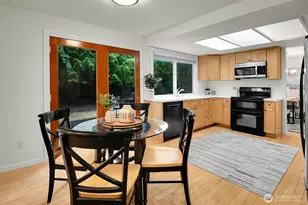 1425 172nd Pl NE, Bellevue, WA 98008 - Photo 5