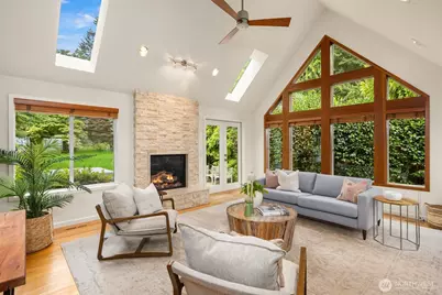 10017 Edgecombe Place NE, Bainbridge Island, WA 98110 - Photo 19