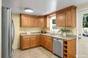 320 NE 156th St, Shoreline, WA 98155 - Photo 7