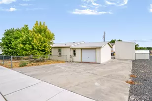 34 N Ginkgo St, Ephrata, WA 98823 - Photo 1