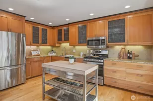 4115 SW Kenyon St, Seattle, WA 98136 - Photo 9