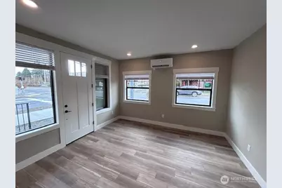 703 5th Street SW #B, Puyallup, WA 98371 - Photo 3