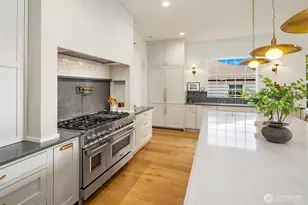 4321 NE 57th St, Seattle, WA 98105 - Photo 11
