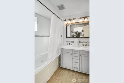 3835 A Interlake Avenue N, Seattle, WA 98103 - Photo 17