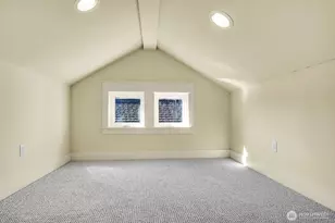 3835a Interlake Ave N, Seattle, WA 98103 - Photo 23