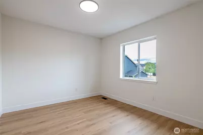 18306 71st Avenue E, Puyallup, WA 98375 - Photo 21