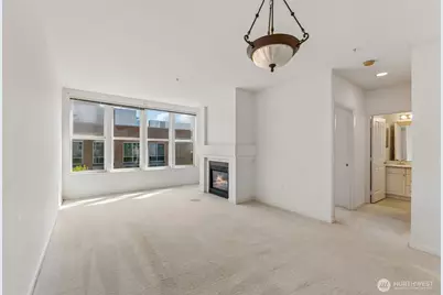 4343 Roosevelt Way NE #608, Seattle, WA 98105 - Photo 9