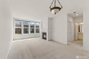 4343 Roosevelt Way NE, Seattle, WA 98105 - Photo 9