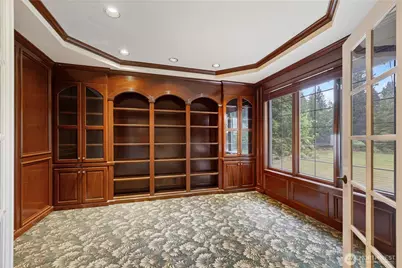 1018 254th Avenue NE, Redmond, WA 98074 - Photo 9