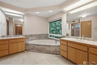 19749 53rd Avenue NE, Lake Forest Park, WA 98155 - Photo 9
