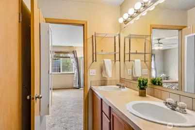 11206 6th Avenue E, Tacoma, WA 98445 - Photo 31