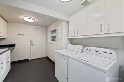 16626 SE 9th Street, Bellevue, WA 98008 - Photo 35