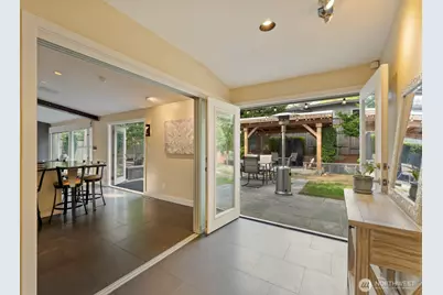 16626 SE 9th Street, Bellevue, WA 98008 - Photo 9