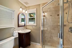 16626 SE 9th St, Bellevue, WA 98008 - Photo 33