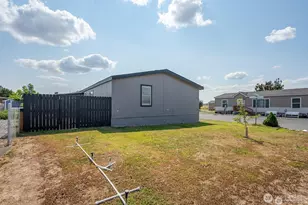 4000 NE Longview St, Moses Lake, WA 98837 - Photo 3